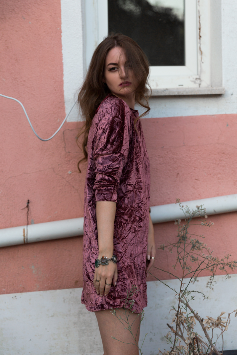 zara_dress_gucci_slippers_velvet_dress_turkei_travel_travelblogger_fashionblog_schuschu